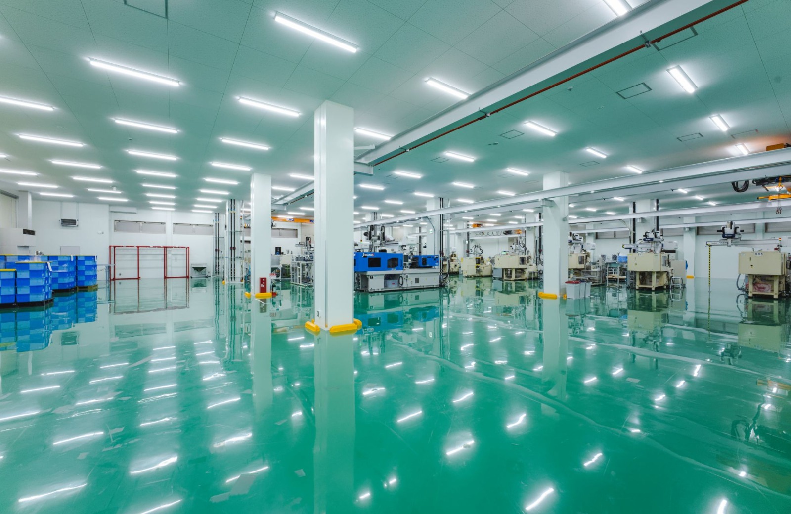 Cleanroom manufacturing environment
